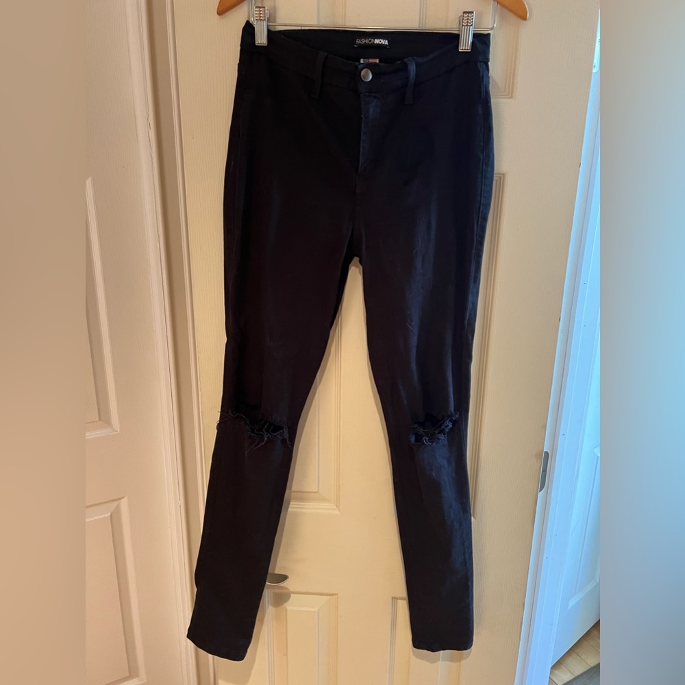 Fashion nova black distressed skinny jeans size 11 new